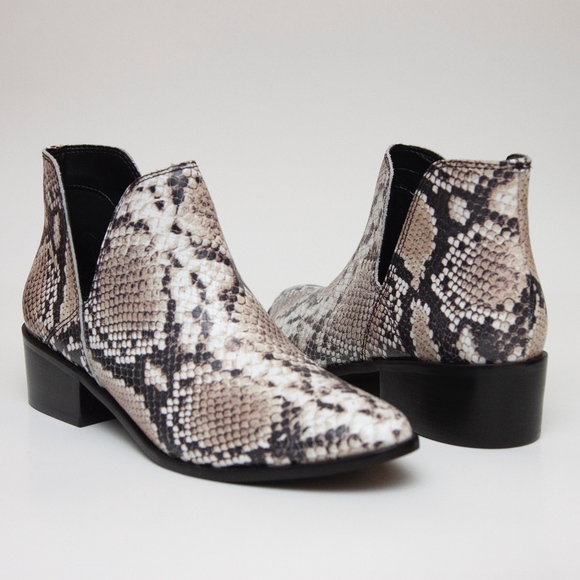 Kaanas Como Open Ankle Booties - Picture 1 of 7